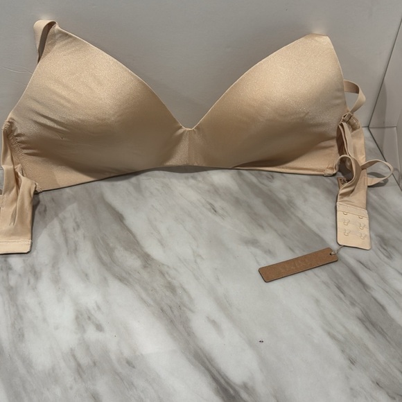 New! SKIMS WIRELESS FORM T SHIRT DEMI BRA Ochre Size 36DD - Picture 4 of 9